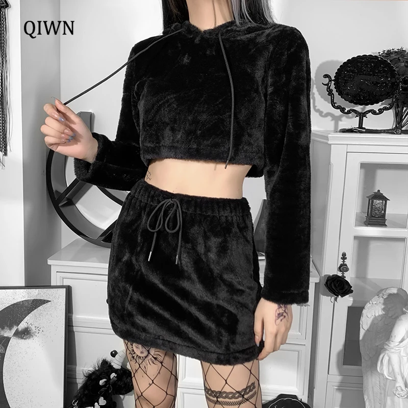 Женский костюм с длинным рукавом Goth, черный костюм с юбкой из искусственного меха, укороченный топ с капюшоном и мини-юбка с высокой талией в...
Женский костюм с длинным рукавом Goth, черный костюм с юбкой из искусственного меха, укороченный топ с капюшоном и мини-юбка с высокой талией в...