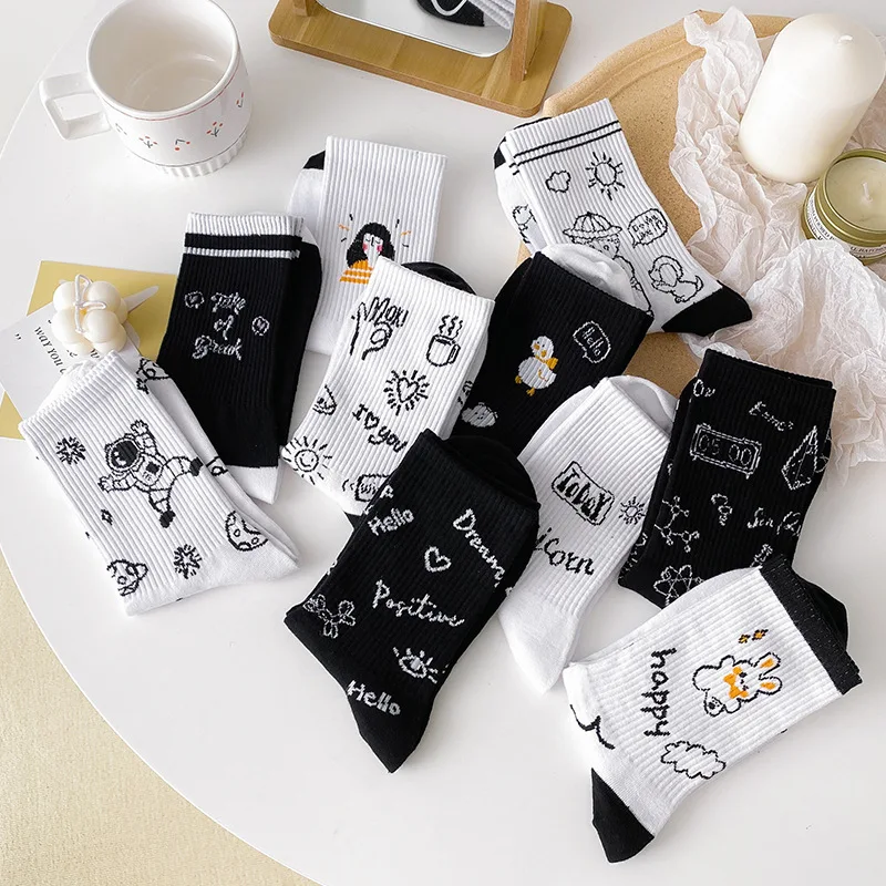2021 NEW Korean Style Women Graffiti Letter Socks Tube Ins Street Harajuku Socks White Socks Men Basketball Socks Kawaii Cool
2021 NEW Korean Style Women Graffiti Letter Socks Tube Ins Street Harajuku Socks White Socks Men Basketball Socks Kawaii Cool