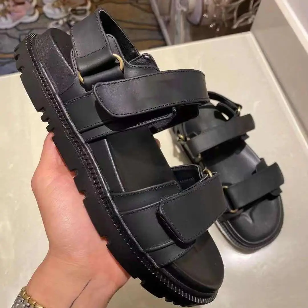 2021 New Brand Summer Woman Leather Design Women Sandals Fashion Casual Beach Sandals Comfort Flat Velcro Lady Shoes
2021 New Brand Summer Woman Leather Design Women Sandals Fashion Casual Beach Sandals Comfort Flat Velcro Lady Shoes