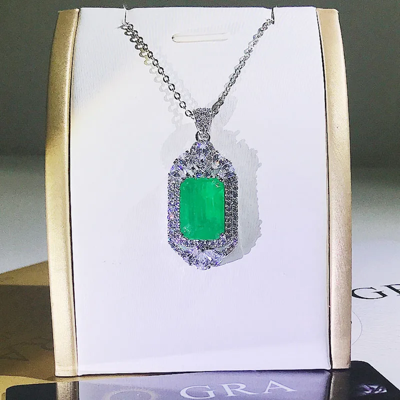 Luxury Vintage Jewelry Green Natural Stone Rectangular Pendant Necklace Women's Wedding Anniversary High Quality Dainty Choker
Luxury Vintage Jewelry Green Natural Stone Rectangular Pendant Necklace Women's Wedding Anniversary High Quality Dainty Choker
