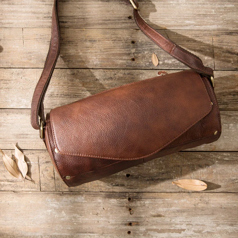 Retro first layer cowhide cylinder bag, sports bucket bag, handmade leather men's messenger bag
Retro first layer cowhide cylinder bag, sports bucket bag, handmade leather men's messenger bag