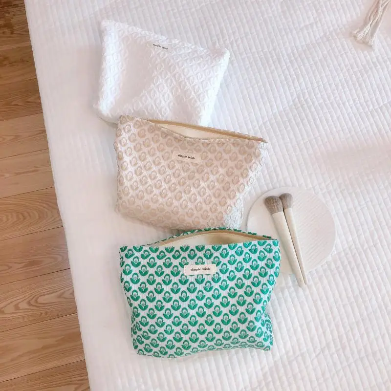 Women Cosmetics Storage Bag Jacquard Large Makeup Pouch Floral Travel Toiletry Bags Necesserie Organizer Beauty Case Inside Bag
Women Cosmetics Storage Bag Jacquard Large Makeup Pouch Floral Travel Toiletry Bags Necesserie Organizer Beauty Case Inside Bag