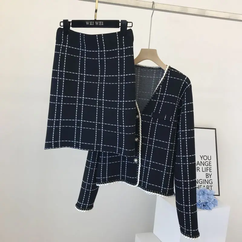 2021 autumn new products Han Fan ins gentle wind classic plaid knitted jacket + high waist skirt temperament set
2021 autumn new products Han Fan ins gentle wind classic plaid knitted jacket + high waist skirt temperament set