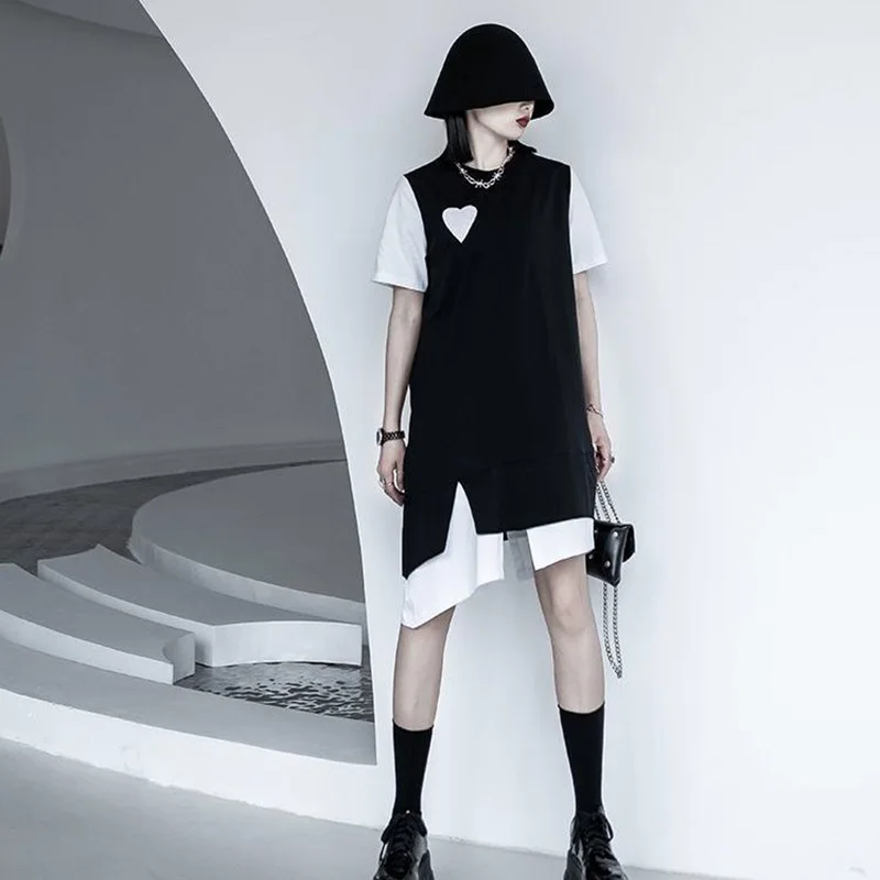 Contrasting Color Stitching Fake Two-Piece T-Shirt Skirt Female Summer New Slit Short-Sleeved Dress
Contrasting Color Stitching Fake Two-Piece T-Shirt Skirt Female Summer New Slit Short-Sleeved Dress