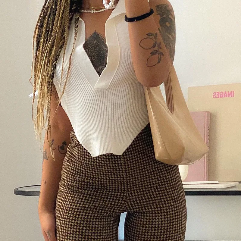 Tossy Casual Sleeveless Ribbed V-Neck Vest Top Women Summer Tank Top Sexy Female Slim White Turn-Down Collar Cropped Tops Shirt 
Tossy Casual Sleeveless Ribbed V-Neck Vest Top Women Summer Tank Top Sexy Female Slim White Turn-Down Collar Cropped Tops Shirt