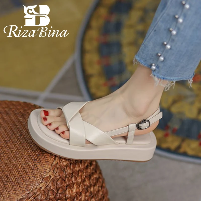 Босоножки RIZABINA женские на платформе, однотонные повседневные Модные уличные туфли на ремешке с пряжкой, размеры 34-39, лето 2021
Босоножки RIZABINA женские на платформе, однотонные повседневные Модные уличные туфли на ремешке с пряжкой, размеры 34-39, лето 2021