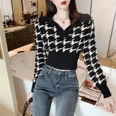CMAZ Women's Sweater 2021 New Early Autumn V-neck Base Short Waist-Tight Undershirt with Houndstooth
CMAZ Women's Sweater 2021 New Early Autumn V-neck Base Short Waist-Tight Undershirt with Houndstooth