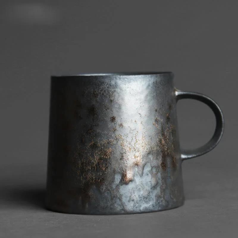 Japanese kiln black gold handle master Tea Cup handmade antique coarse pottery coffee milk tea cup
Japanese kiln black gold handle master Tea Cup handmade antique coarse pottery coffee milk tea cup