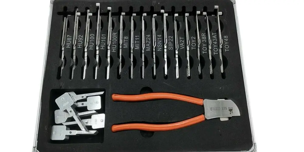 Набор инструментов Lishi 2 в 1 для замка автомобильной двери, 32 шт.
Набор инструментов Lishi 2 в 1 для замка автомобильной двери, 32 шт.