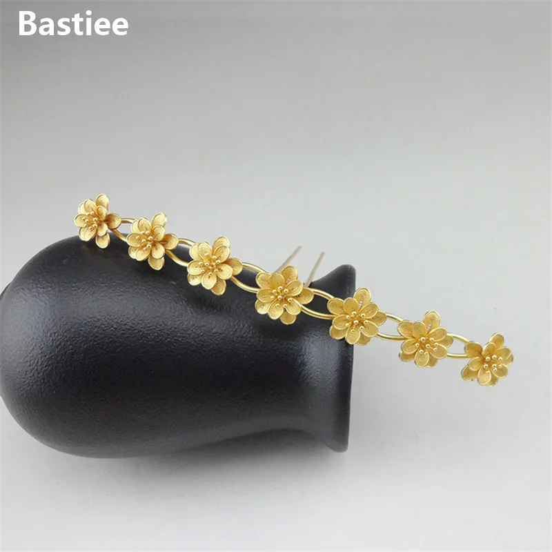 Вилка для волос Bastiee с цветами из стерлингового серебра 999 пробы для женщин, позолоченная Роскошная заколка для волос Miao Hmong, ювелирные издел...
Вилка для волос Bastiee с цветами из стерлингового серебра 999 пробы для женщин, позолоченная Роскошная заколка для волос Miao Hmong, ювелирные издел...