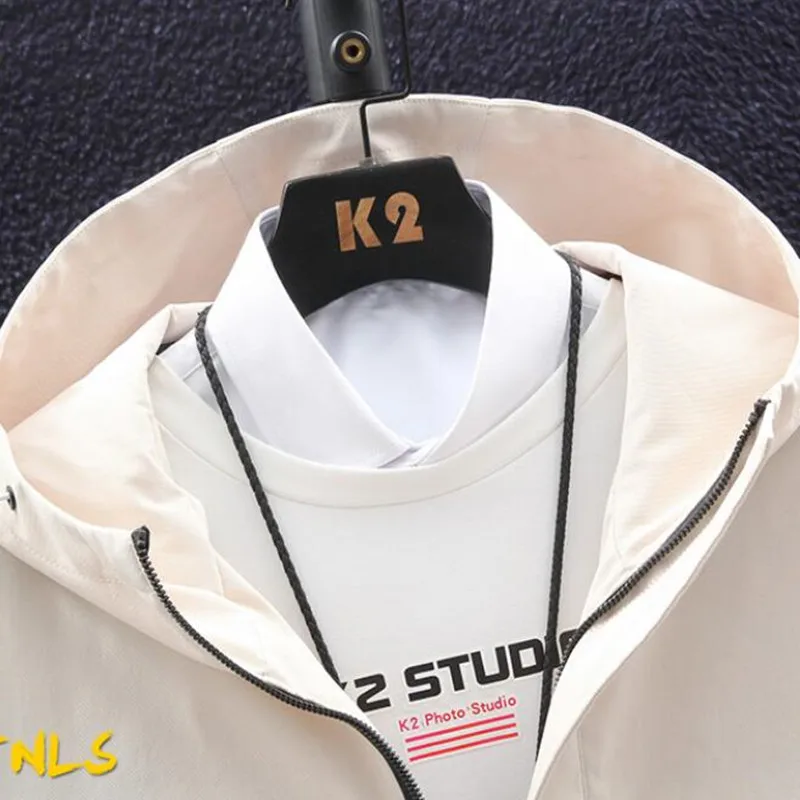 2021 Casual slim Fit Jacket Men Zipper Brand Hooded Windbreaker Big Pockets Fashion Male Ptachwork Waterproof Outwear Size S-3XL
2021 Casual slim Fit Jacket Men Zipper Brand Hooded Windbreaker Big Pockets Fashion Male Ptachwork Waterproof Outwear Size S-3XL