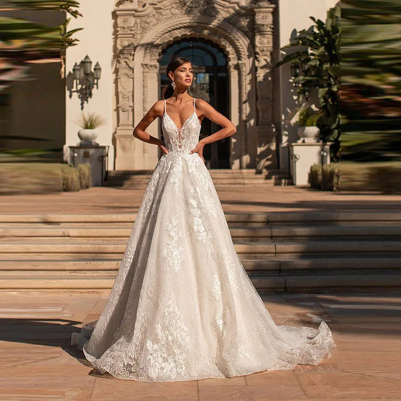 Affordable Graceful A Line Lace Open Back Bridal Wedding Gowns Sleeveless Plunge V Neckline Wedding Dresses for Bride Appliqued
Affordable Graceful A Line Lace Open Back Bridal Wedding Gowns Sleeveless Plunge V Neckline Wedding Dresses for Bride Appliqued