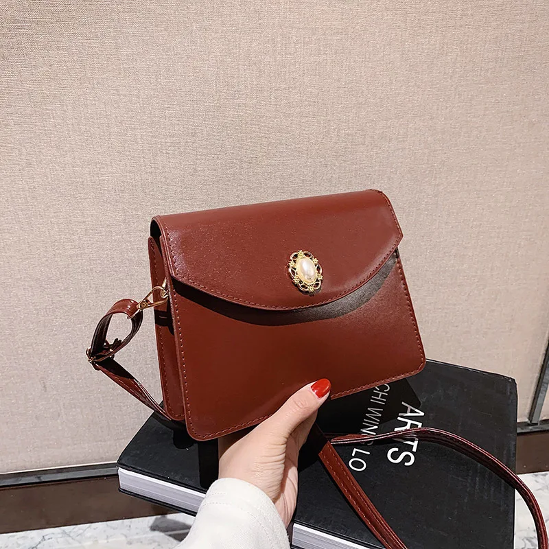 New Retro Women's Bag 2021 New Fashion Underarm Messenger Shoulder Bag Simple Crossbody Portable Square Bags For Women
New Retro Women's Bag 2021 New Fashion Underarm Messenger Shoulder Bag Simple Crossbody Portable Square Bags For Women