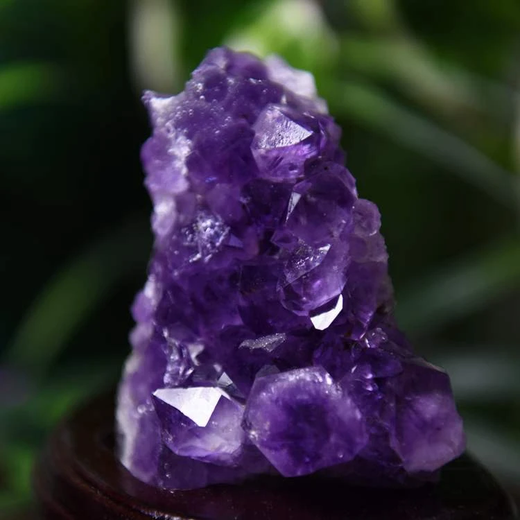 Aa9 natural Brazilian Amethyst cluster raw ore rock free cement Amethyst hole piece Zhaocai degaussing accessories
Aa9 natural Brazilian Amethyst cluster raw ore rock free cement Amethyst hole piece Zhaocai degaussing accessories