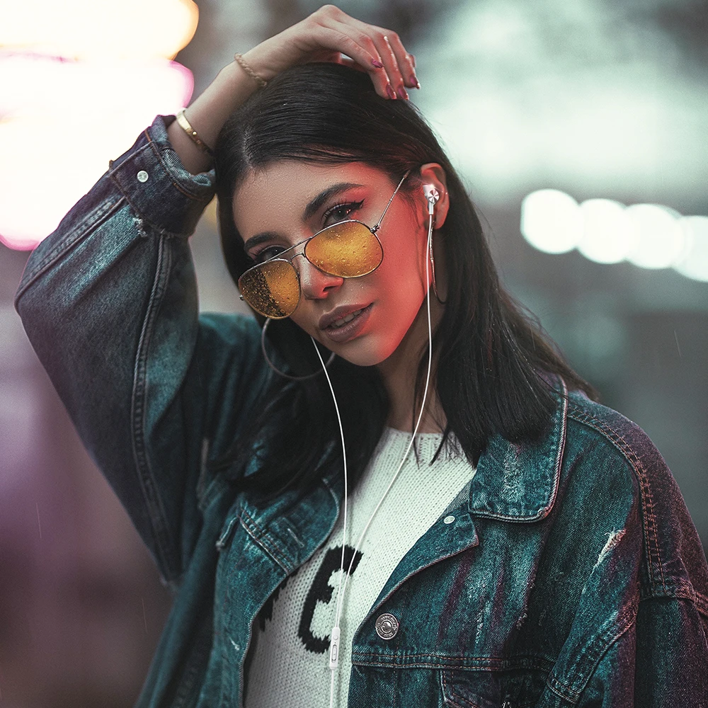 3.5mm Wired Earphones in Ear Stereo Earbuds with Microphone Noise Cancelling Headset with Mic Volume Control Earbuds Earphone 
3.5mm Wired Earphones in Ear Stereo Earbuds with Microphone Noise Cancelling Headset with Mic Volume Control Earbuds Earphone