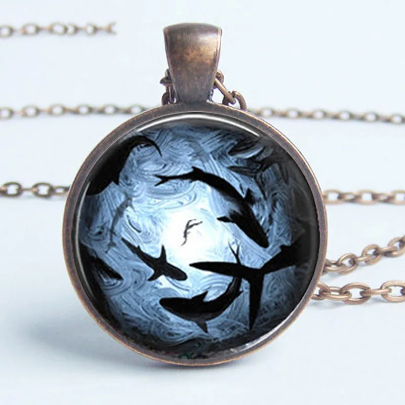 2021 New Glass Photo Cabochon Circling Sharks Jewelry Ocean Pendant Men's Shark Necklace Glass Dome Necklace HZ1
2021 New Glass Photo Cabochon Circling Sharks Jewelry Ocean Pendant Men's Shark Necklace Glass Dome Necklace HZ1