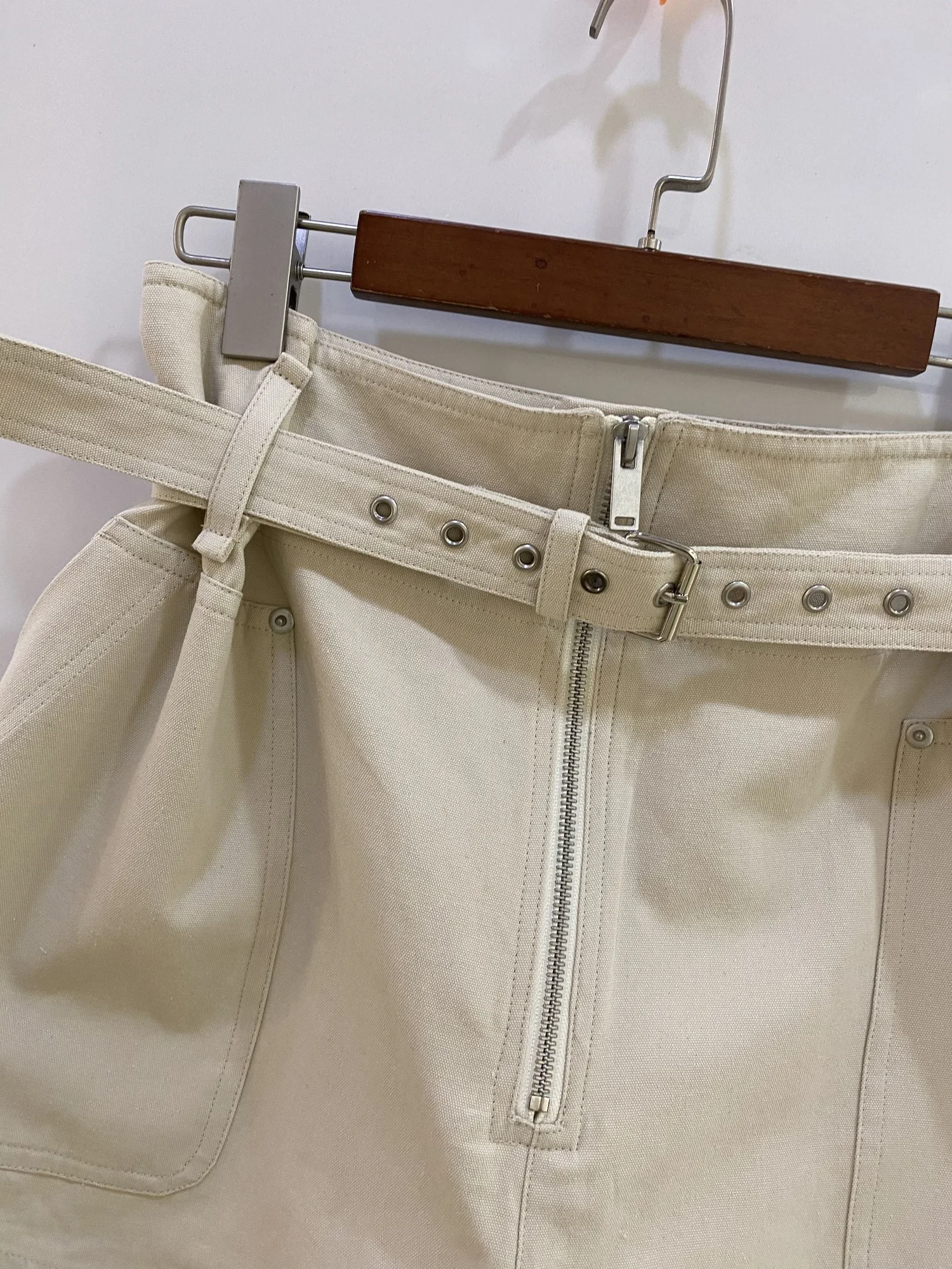 Cool navy khaki Woman Cotton Linen Shorts High WAIST Oversized Short Zipper Front Waist Buckle Belt With Pockets
Cool navy khaki Woman Cotton Linen Shorts High WAIST Oversized Short Zipper Front Waist Buckle Belt With Pockets