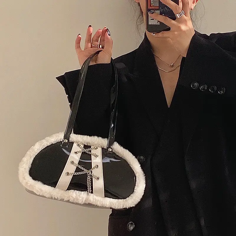 Y2k Style Cool Girls All Match Totes Patent Leather Women Shoulder Bags Stitching Plush Ladies Underarm Bag Female Purse Handbag
Y2k Style Cool Girls All Match Totes Patent Leather Women Shoulder Bags Stitching Plush Ladies Underarm Bag Female Purse Handbag