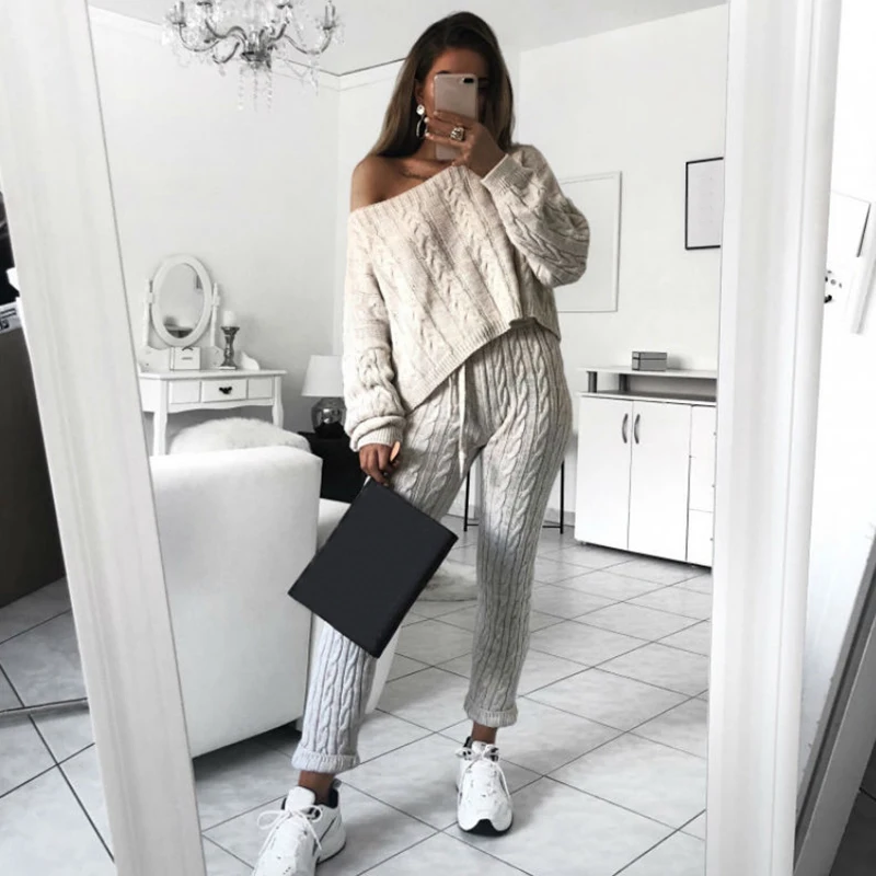 Chic Slim Autumn Sweater Tracksuit Women 2 Piece Set Sweater Top+Pants Knitted Suit O-Neck Knit Set Women 2 Piece Sweater Set
Chic Slim Autumn Sweater Tracksuit Women 2 Piece Set Sweater Top+Pants Knitted Suit O-Neck Knit Set Women 2 Piece Sweater Set