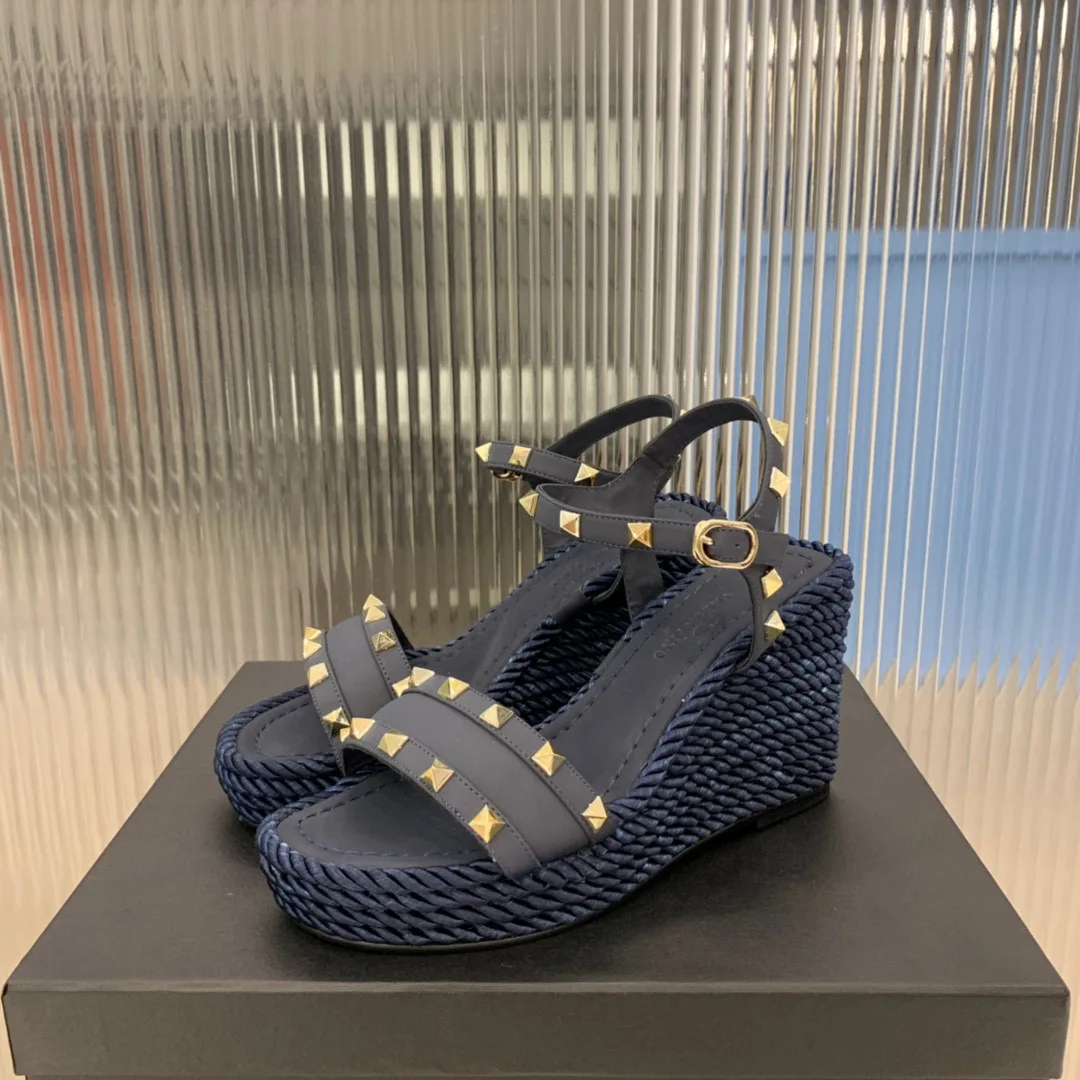 Correct logo 2021 new women's high heel sandals fisherman fashion trend women's shoes high quality
Correct logo 2021 new women's high heel sandals fisherman fashion trend women's shoes high quality