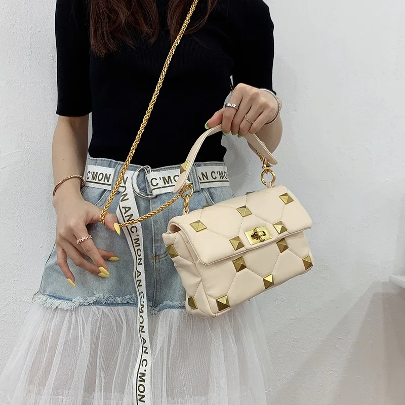 luxury designer purses and handbags for women rivet high quality top handle bags ladies hand bags Shoulder Messenger Bag new
luxury designer purses and handbags for women rivet high quality top handle bags ladies hand bags Shoulder Messenger Bag new