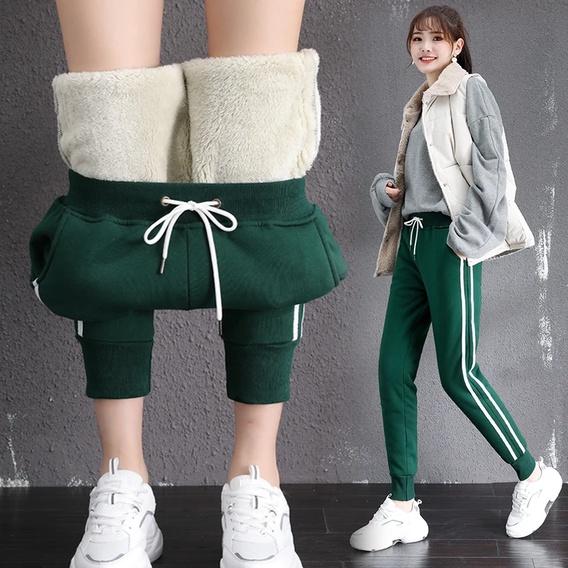 2020 Women Lamb Harem Pants Winter Warm Thickening High Waist Fleece Leggings Plus Size Side Striped Sport Pants Trousers P9414
2020 Women Lamb Harem Pants Winter Warm Thickening High Waist Fleece Leggings Plus Size Side Striped Sport Pants Trousers P9414