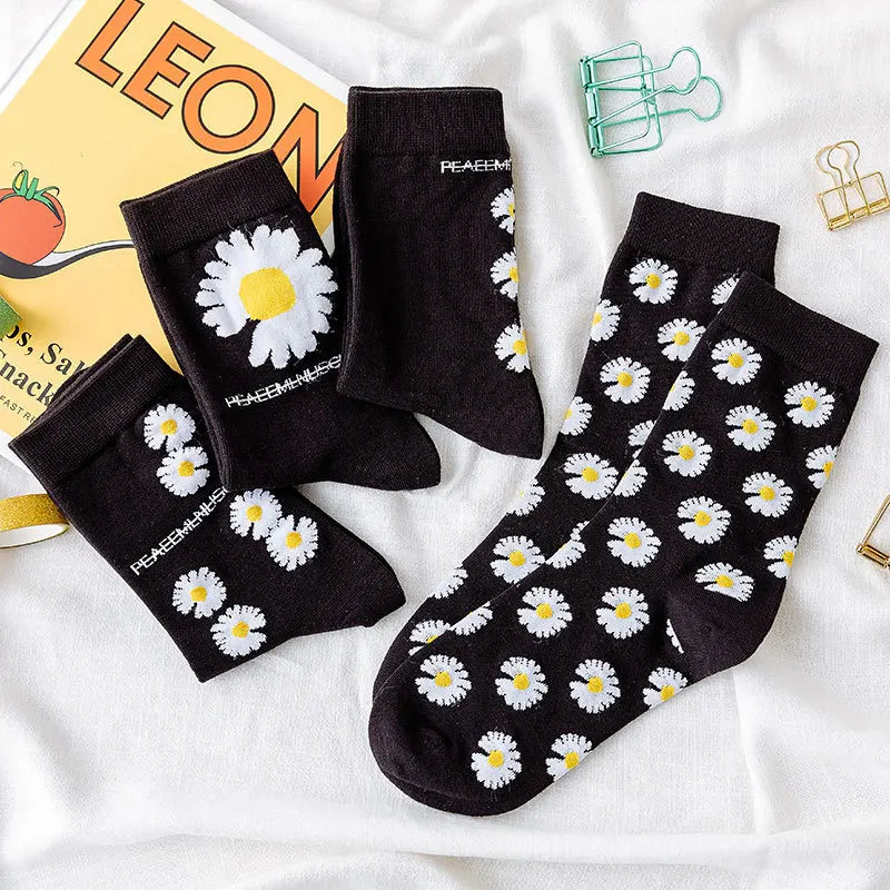 Neutral Socks Fashion Daisy Smiley Breathable Cotton Sock Women Men Streetwear Cartoon Jacquard Short Black Socks For Wholesale
Neutral Socks Fashion Daisy Smiley Breathable Cotton Sock Women Men Streetwear Cartoon Jacquard Short Black Socks For Wholesale