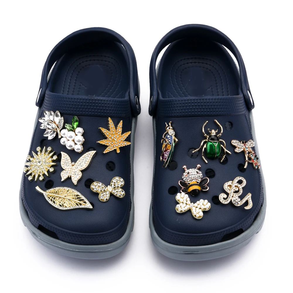 Hot Selling Metal Croc Shoe Charms Bling Rhinestone Flower Shoes Decorations GOOD LUCK Women Bracelet Accessories LOVE QUEEN
Hot Selling Metal Croc Shoe Charms Bling Rhinestone Flower Shoes Decorations GOOD LUCK Women Bracelet Accessories LOVE QUEEN