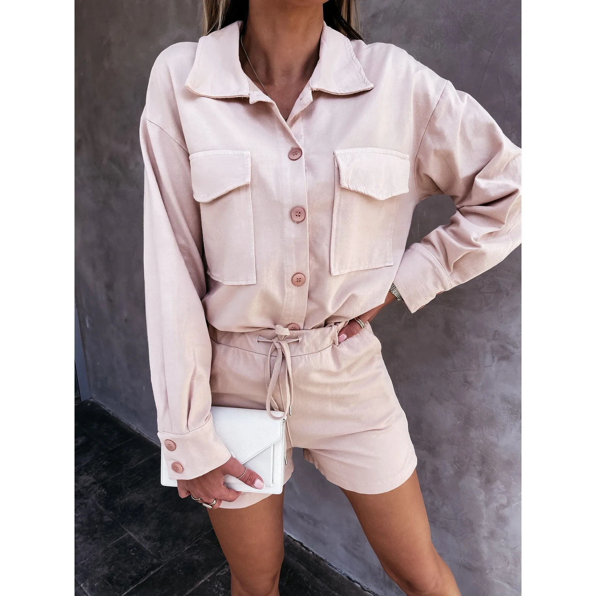 Casual Women Set Pocket Long Sleeve Shirt And Bandage Shorts Two Piece Sets Spring And Autumn Streetwear Womens Shorts Set
Casual Women Set Pocket Long Sleeve Shirt And Bandage Shorts Two Piece Sets Spring And Autumn Streetwear Womens Shorts Set