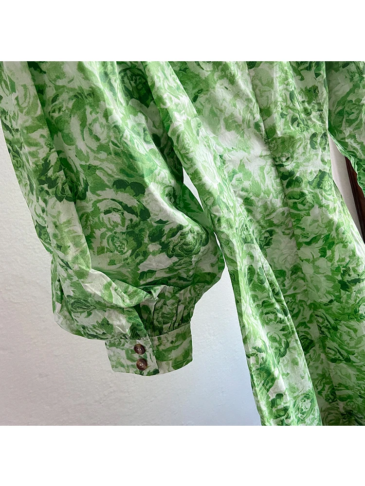 Free shipping Pleated Zou large lapel bubble sleeve retro printing straight dress ladies summer new fashion personality
Free shipping Pleated Zou large lapel bubble sleeve retro printing straight dress ladies summer new fashion personality