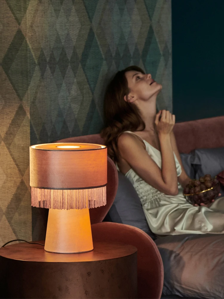 Wind Tassel Table Lamp Bedroom Living Room Creative Simple Cloth Post-Modern American Light Luxury Decoration Bedside Lamp
Wind Tassel Table Lamp Bedroom Living Room Creative Simple Cloth Post-Modern American Light Luxury Decoration Bedside Lamp