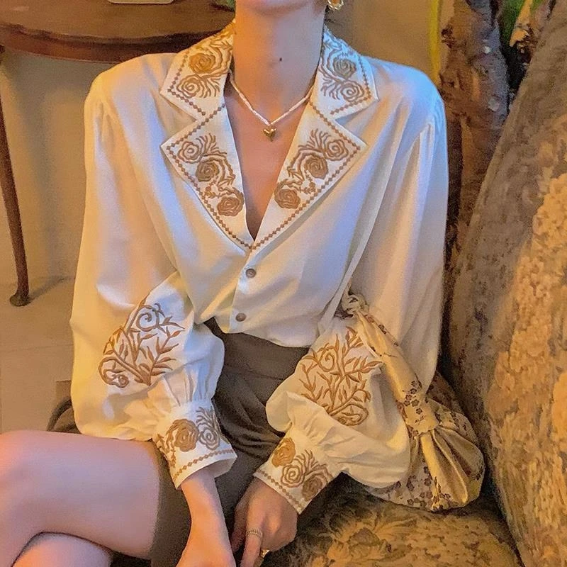 Vintage Silk Shirt Women's Design Sense Niche Spring, Autumn and Winter Fashionable Long Sleeve Palace Style Bishop Sleeves Top
Vintage Silk Shirt Women's Design Sense Niche Spring, Autumn and Winter Fashionable Long Sleeve Palace Style Bishop Sleeves Top