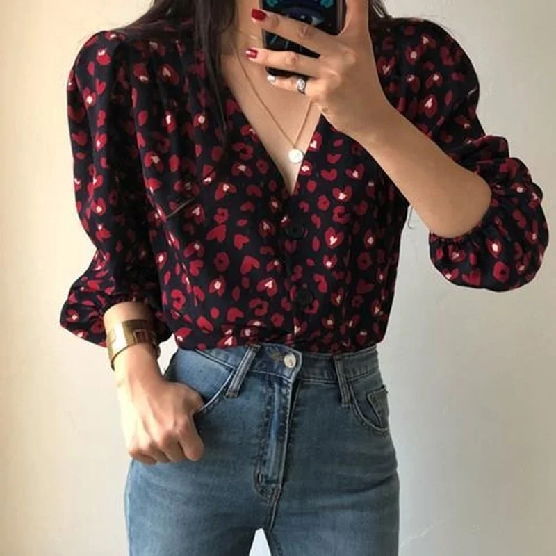 QWEEK Harajuku Shirt Women Elegant Vintage Beautiful Blouses Heart Printed Graphic Cardigan Long Sleeve Button Up Tops Oversize
QWEEK Harajuku Shirt Women Elegant Vintage Beautiful Blouses Heart Printed Graphic Cardigan Long Sleeve Button Up Tops Oversize
