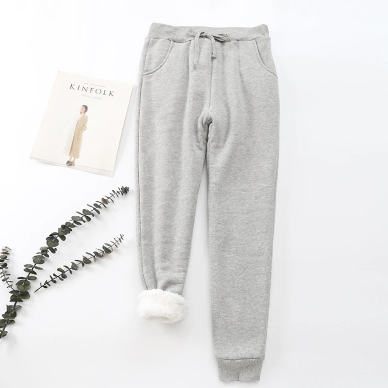 Women Winter Warm Faux Fleece Lined Sweatpants Solid Color Drawstring Joggers Pants Workout Active Trousers with Pockets
Women Winter Warm Faux Fleece Lined Sweatpants Solid Color Drawstring Joggers Pants Workout Active Trousers with Pockets