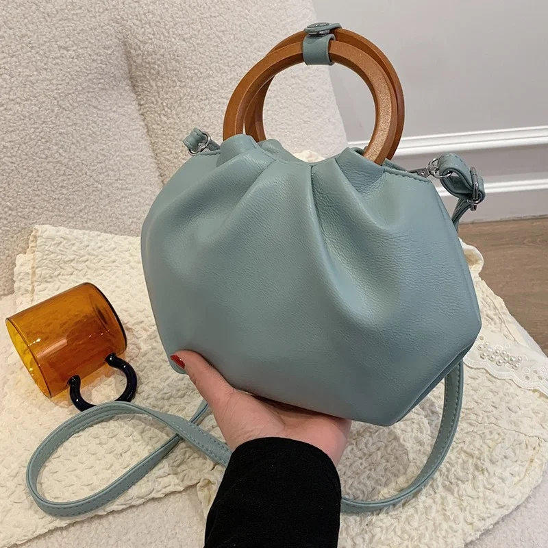 High Quality Ladies Fold All-match Messenger Bag 2021 New Summer Fashion One-shoulder Female Bag Net Red Portable Female Bag
High Quality Ladies Fold All-match Messenger Bag 2021 New Summer Fashion One-shoulder Female Bag Net Red Portable Female Bag