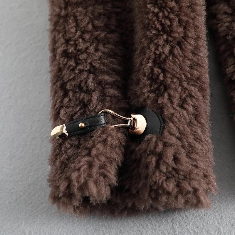 2020 new Haining fur female fox fur collar granular sheep shearing coat Korean lamb fur coat young style
2020 new Haining fur female fox fur collar granular sheep shearing coat Korean lamb fur coat young style
