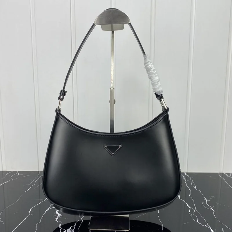 In 2021, Women's Underarm Bag, Solid Color, High-Quality Leather Handbags, Fashionable And High-End
In 2021, Women's Underarm Bag, Solid Color, High-Quality Leather Handbags, Fashionable And High-End