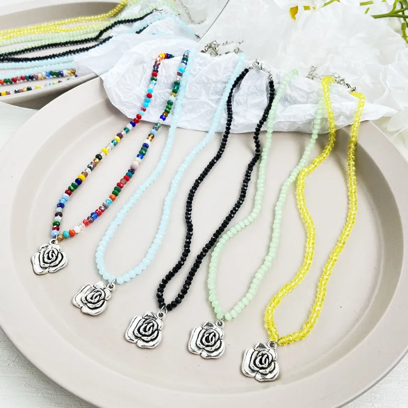 Trendy Rose Flower Pendant Choker Rice Bead Necklace for Women Fashion Jewelry Gift 
Trendy Rose Flower Pendant Choker Rice Bead Necklace for Women Fashion Jewelry Gift