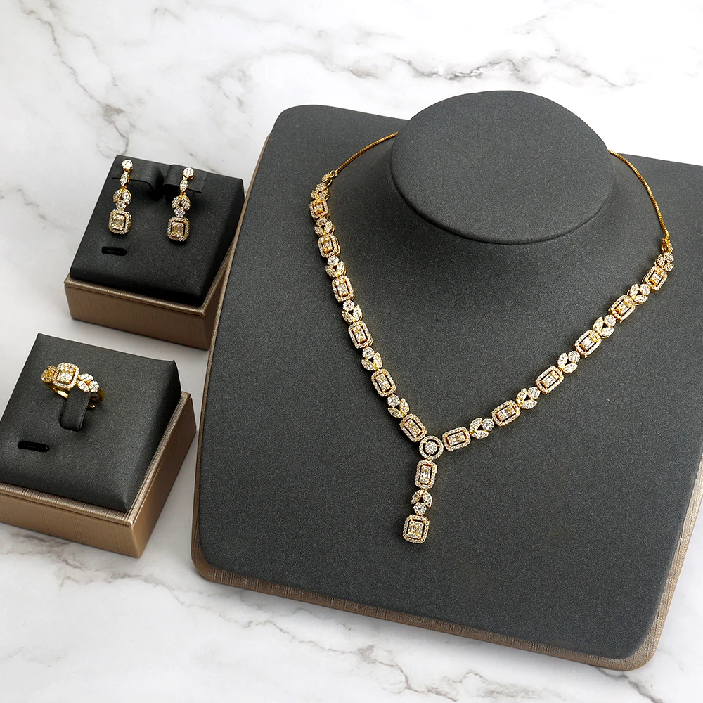 Fashion Jewelry
Fashion Jewelry