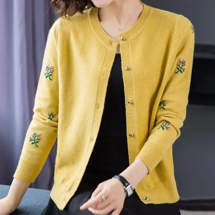 2021a cardigan shawl women's outer wear 2021 new spring embroidered short knit sweater loose autumn yellow cardigan
2021a cardigan shawl women's outer wear 2021 new spring embroidered short knit sweater loose autumn yellow cardigan
