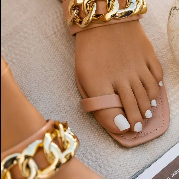 2021 summer new fashion personality chain set toe ladies slippers plus size sandals 41 42 43
2021 summer new fashion personality chain set toe ladies slippers plus size sandals 41 42 43