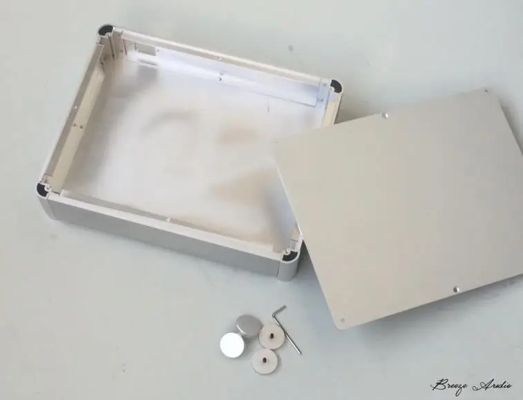 Size (mm) : W320 H76 L250 All aluminum round corner case all aluminum front stage /DAC/ lug case
Size (mm) : W320 H76 L250 All aluminum round corner case all aluminum front stage /DAC/ lug case