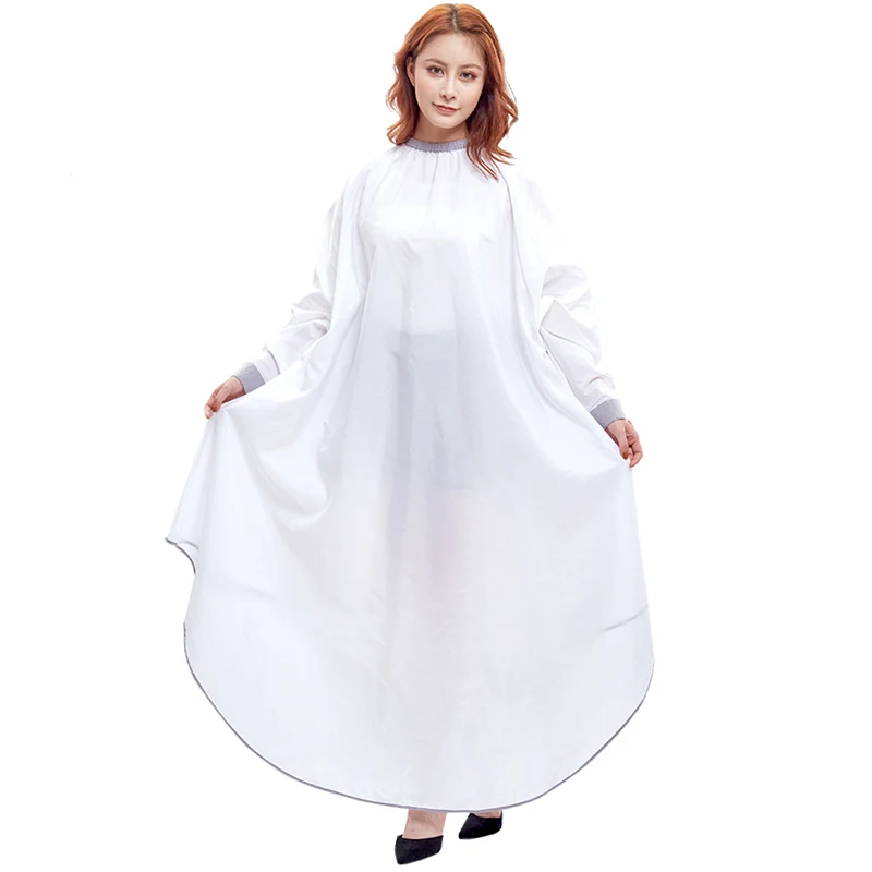 Luxury Long Sleeve Hairdressing Cape Environmental Fabric Hairstyle Apron Magnet Cuff Button Waterproof Styling Cloth Gowm 1390
Luxury Long Sleeve Hairdressing Cape Environmental Fabric Hairstyle Apron Magnet Cuff Button Waterproof Styling Cloth Gowm 1390