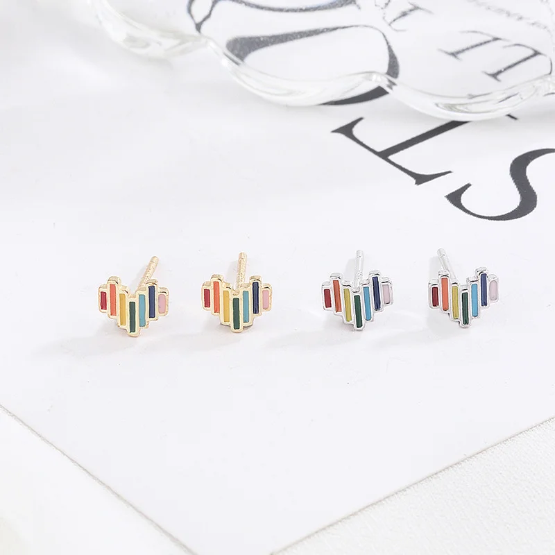 S925 Silver 925 Jewelry Mini Fairy Tale Strip Rainbow Heart Earrings Korean Color Love Earrings
S925 Silver 925 Jewelry Mini Fairy Tale Strip Rainbow Heart Earrings Korean Color Love Earrings