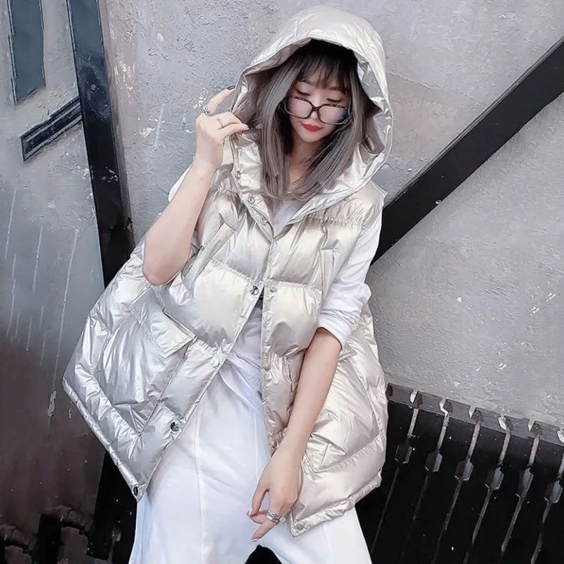 2022 New Loose Short Fashion Down Cotton Shiny Vest Autumn Winter Korean Large Size Pockets Ladies Hooded Cotton Waistcoat
2022 New Loose Short Fashion Down Cotton Shiny Vest Autumn Winter Korean Large Size Pockets Ladies Hooded Cotton Waistcoat