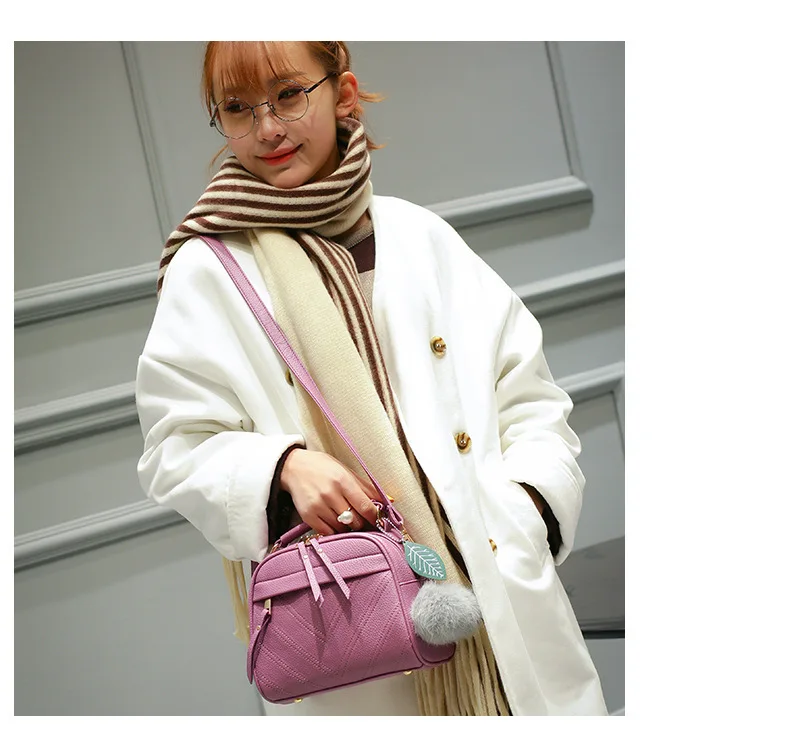 Women's Bag In Spring & Summer Korean Casual Hair Ball Pendant Women's Single Shoulder Bag Retro Handbag Slant Span Bag Purses
Women's Bag In Spring & Summer Korean Casual Hair Ball Pendant Women's Single Shoulder Bag Retro Handbag Slant Span Bag Purses
