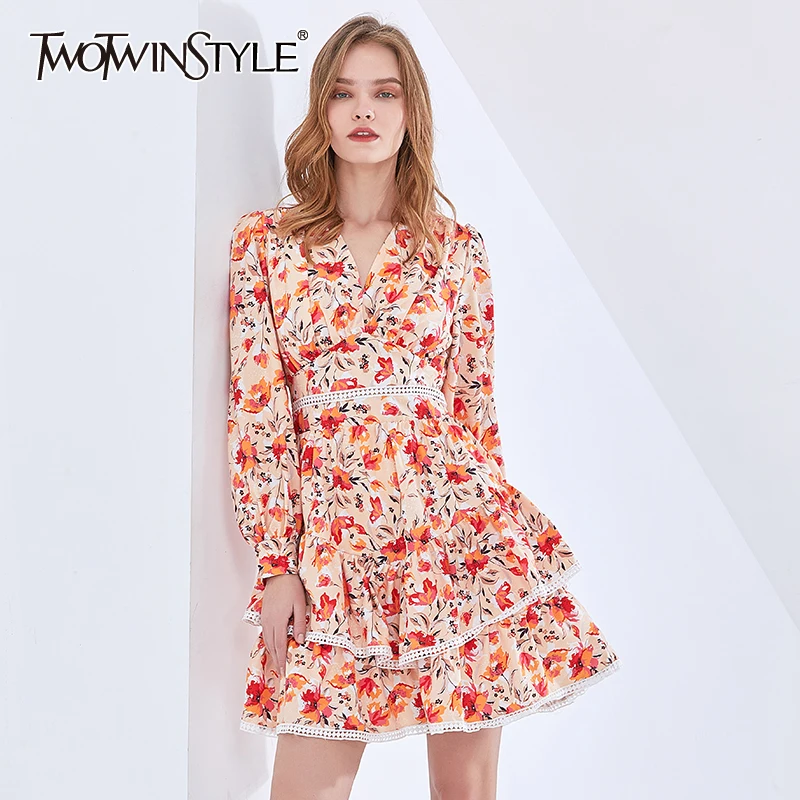 Женское платье-мини TWOTWINSTYLE, осеннее платье с v-образным вырезом, длинным рукавом и высокой талией, модель 2021 года
Женское платье-мини TWOTWINSTYLE, осеннее платье с v-образным вырезом, длинным рукавом и высокой талией, модель 2021 года