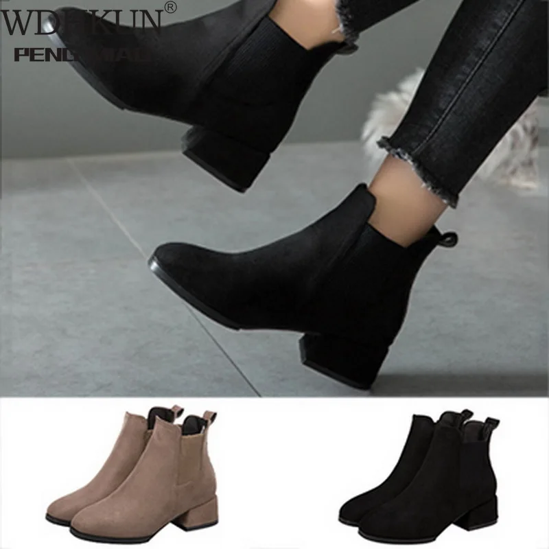 Женские ботильоны из флока без застежек, черные однотонные повседневные ботинки на квадратном каблуке 3,5 см с круглым носком, размер 35-43, для...
Женские ботильоны из флока без застежек, черные однотонные повседневные ботинки на квадратном каблуке 3,5 см с круглым носком, размер 35-43, для...