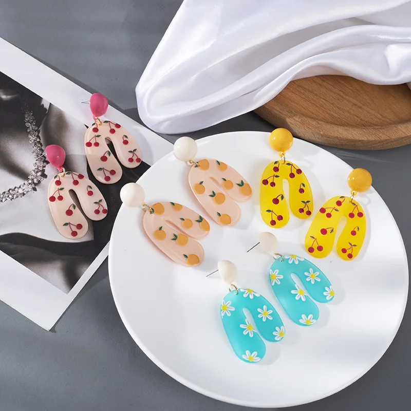 2021 New Trend U-shaped Acrylic Fruit Graphics Earrings for Women Fashion Cute Stud Earrings Vacation Jewelry Party Girl Gifts
2021 New Trend U-shaped Acrylic Fruit Graphics Earrings for Women Fashion Cute Stud Earrings Vacation Jewelry Party Girl Gifts