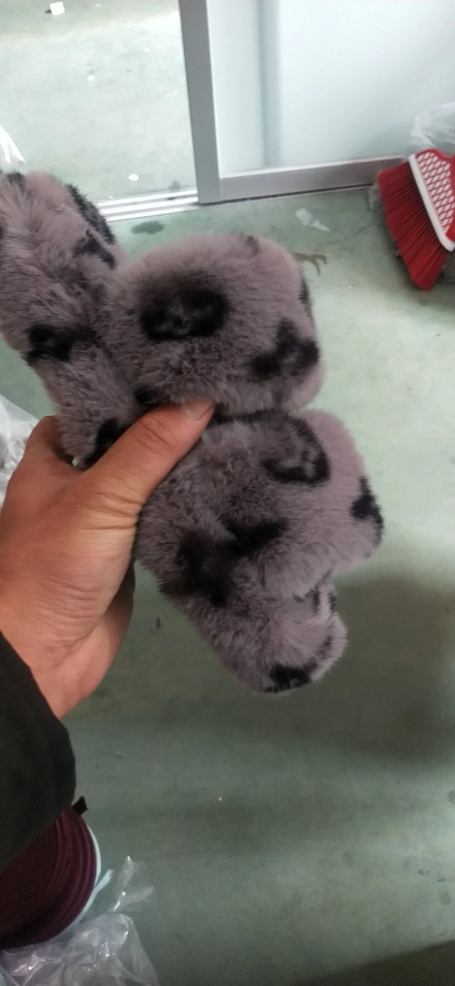 Winter Indoor Fur Slippers House Full Furry Soft Fluffy Plush Platform Flats Heel Non Slip Luxury Designer Shoes Casual Ladies
Winter Indoor Fur Slippers House Full Furry Soft Fluffy Plush Platform Flats Heel Non Slip Luxury Designer Shoes Casual Ladies